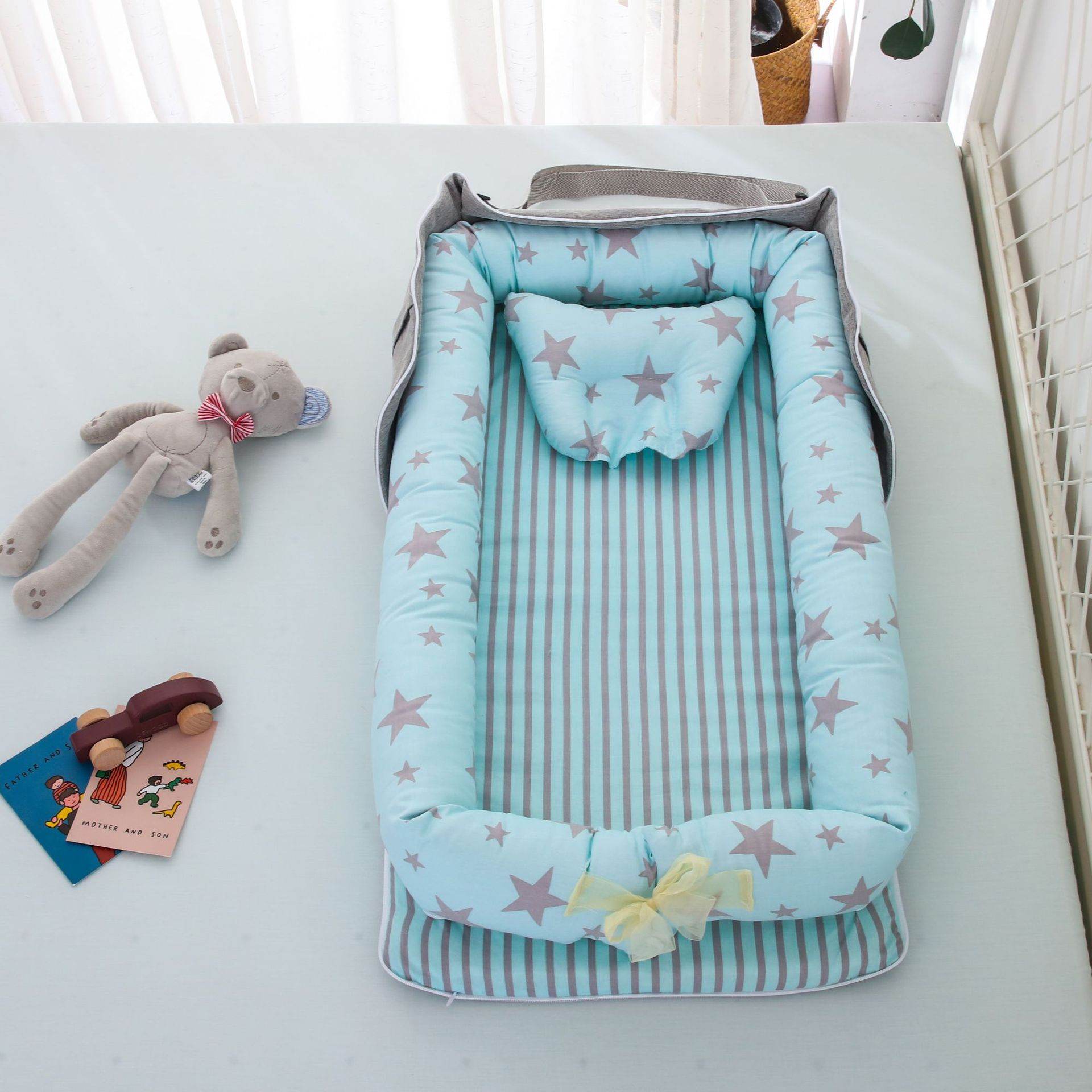Draagbaar, opvouwbaar babynestje van katoen - Simply Lovely Collections